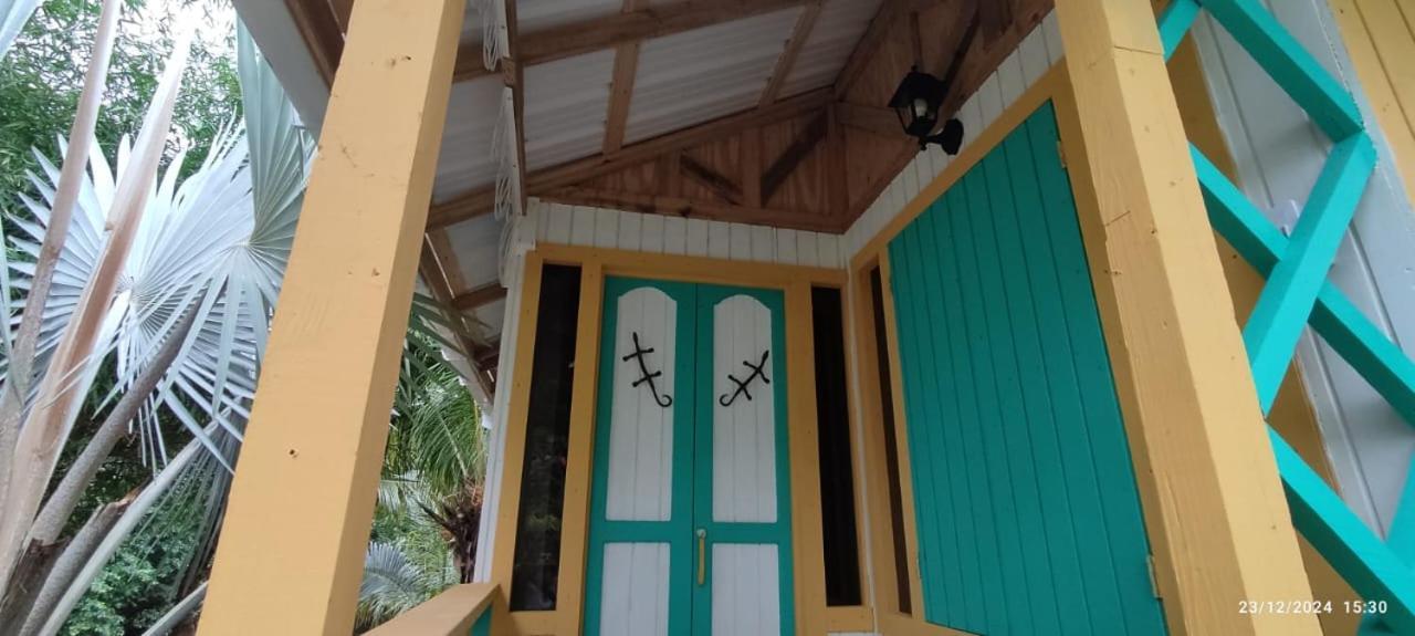 Hotel Yellow Home Providencia Isla Bahia Suroeste Ngoại thất bức ảnh