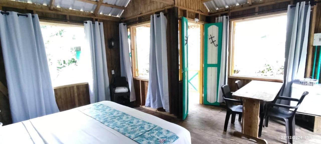Hotel Yellow Home Providencia Isla Bahia Suroeste Ngoại thất bức ảnh